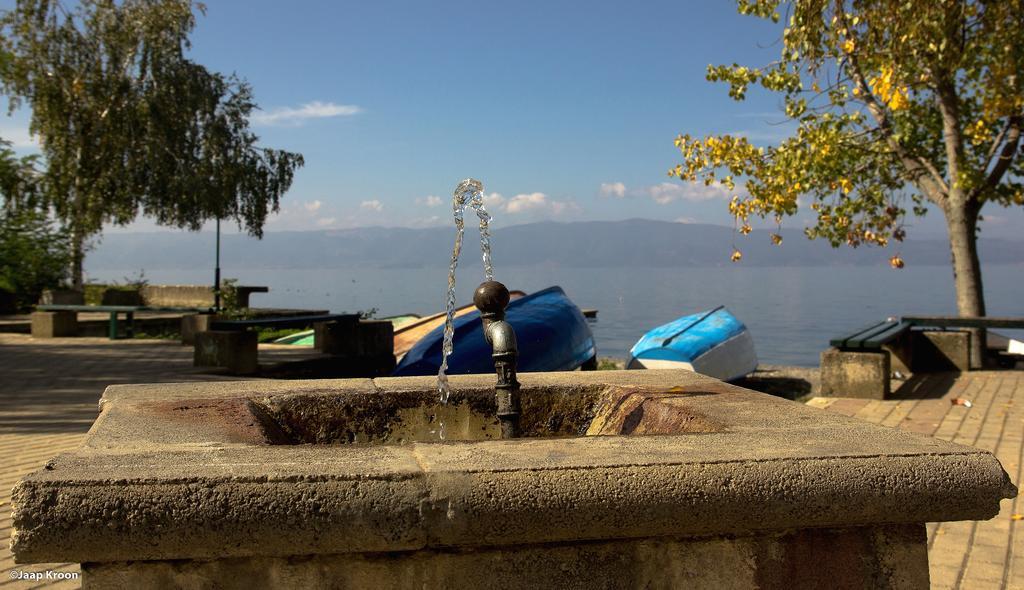 Pension Lale Peštani Buitenkant foto